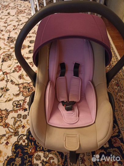 Автомобильное кресло от 0 месяцев