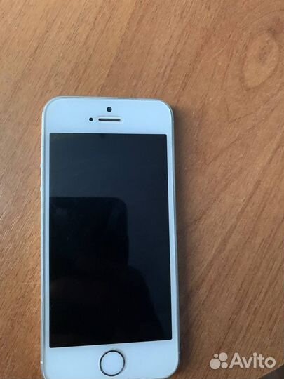 Телефон iPhone se 2016 32gb