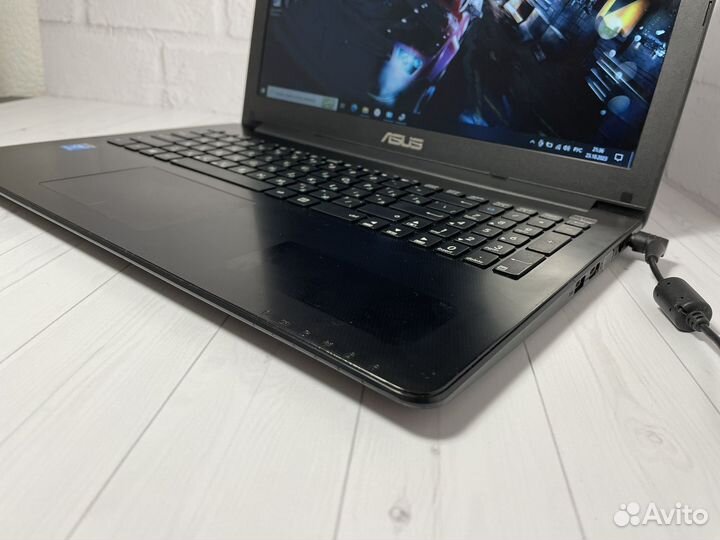 Быстрый ноутбук Asus intel/4gb/SSD