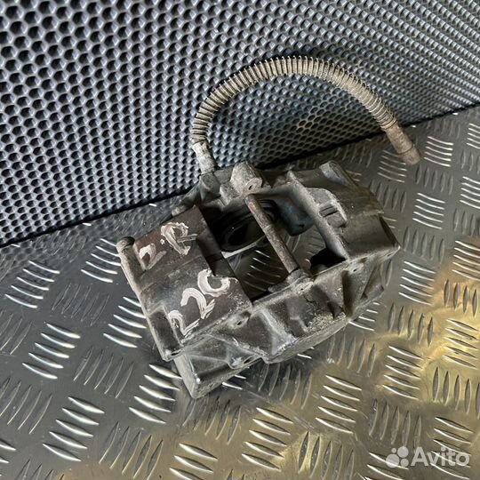 Суппорт тормозной задний правый Mercedes-Benz S-кл