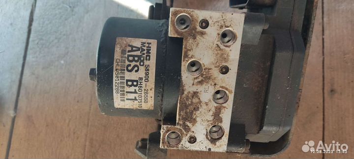 Блок ABS Hyundai Santa FE 1