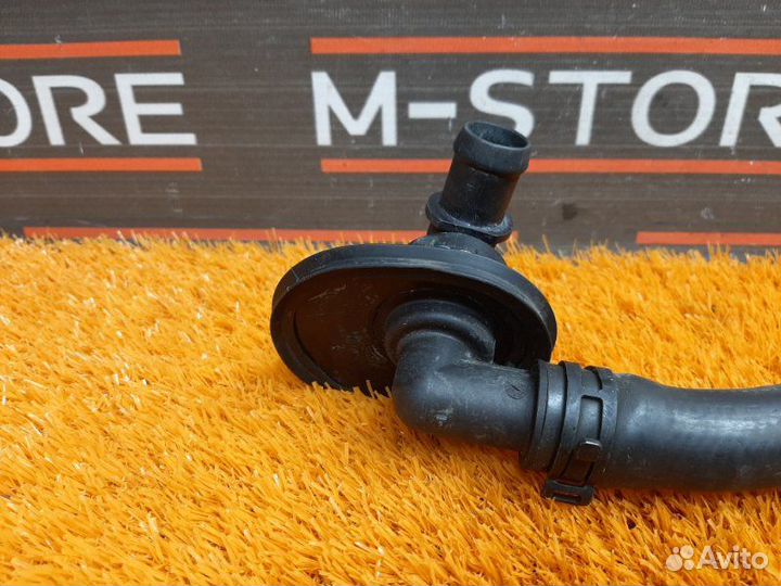 Патрубок системы охлаждения Mercedes-Benz E-Class
