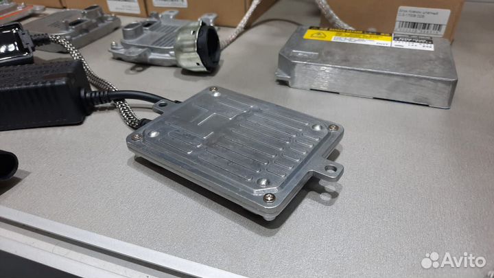 Блок розжига ксенона slim Can Bus (с обманкой)