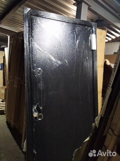 Стальная дверь
