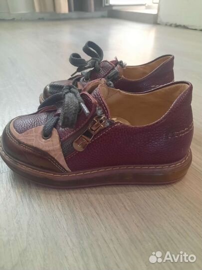 Ботинки на девочку 26 размер