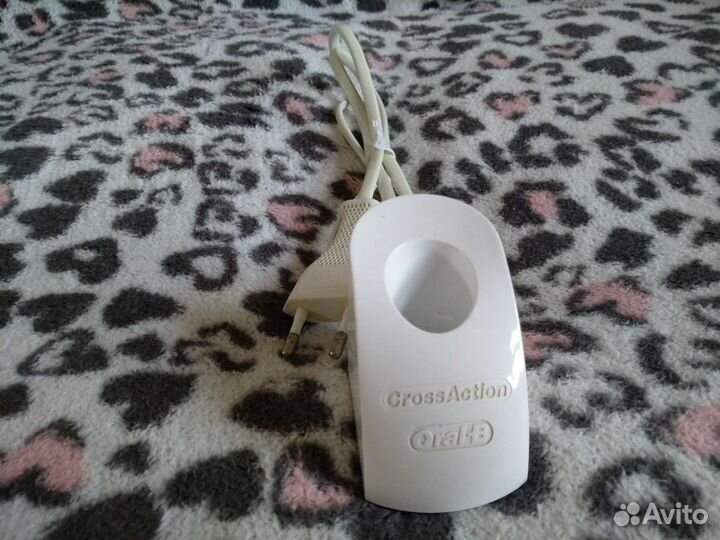 Зарядное устройство для зубной щетки Oral-B Cross