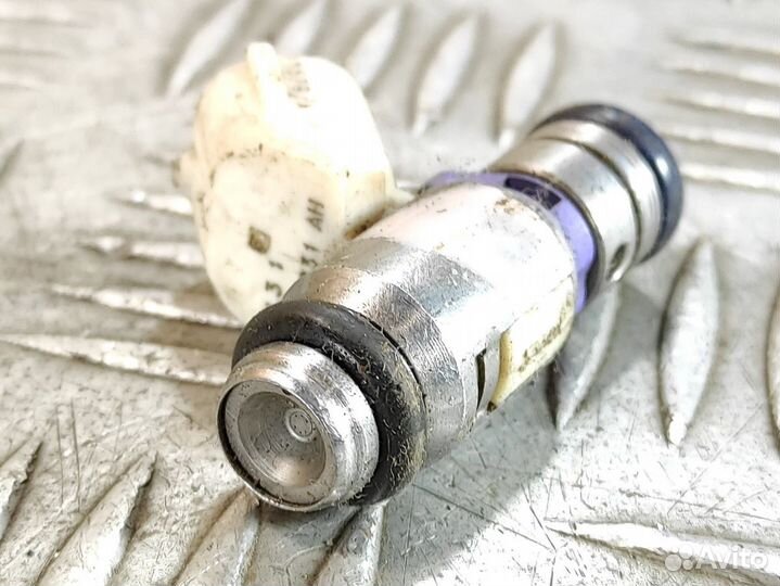 Форсунка двигателя Skoda Octavia 2004 2013