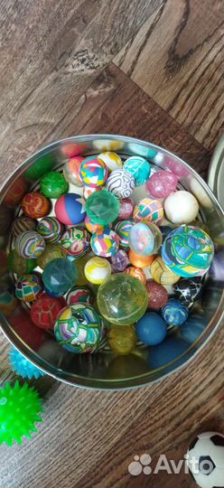 Мячи,попрыгунчики,массажеры 58 шт