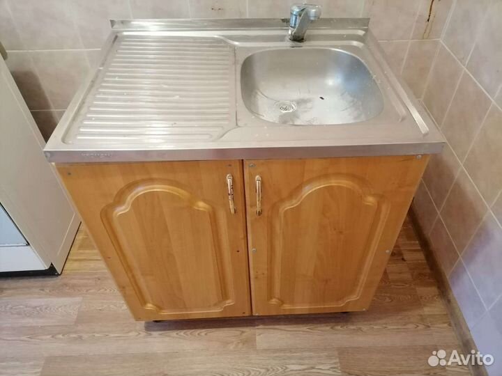 Плита газовая, тумба с раковиной