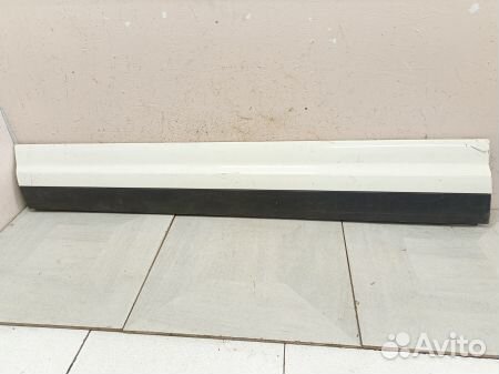 Накладка двери передней левой