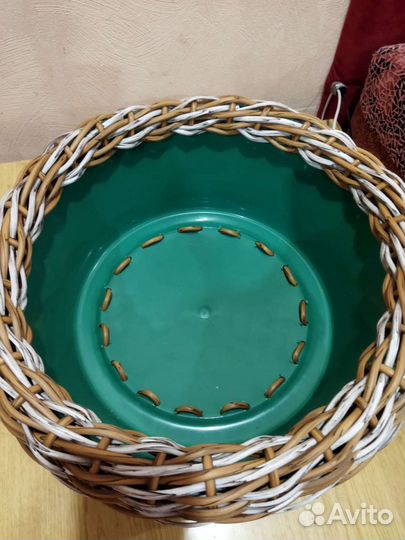 Кашпо из ротанга напольное