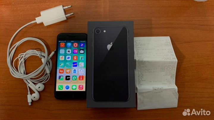 Телефон iPhone 8 64 gb