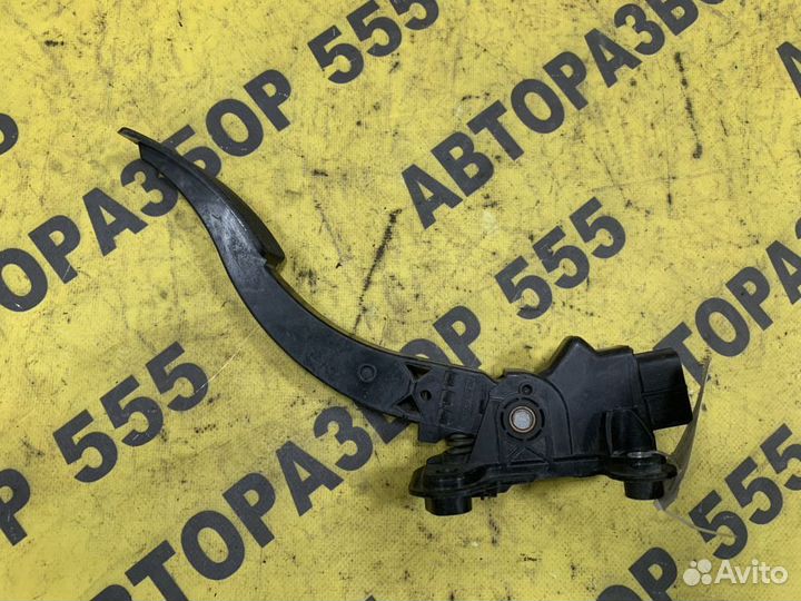 Педаль газа Mitsubishi Outlander XL