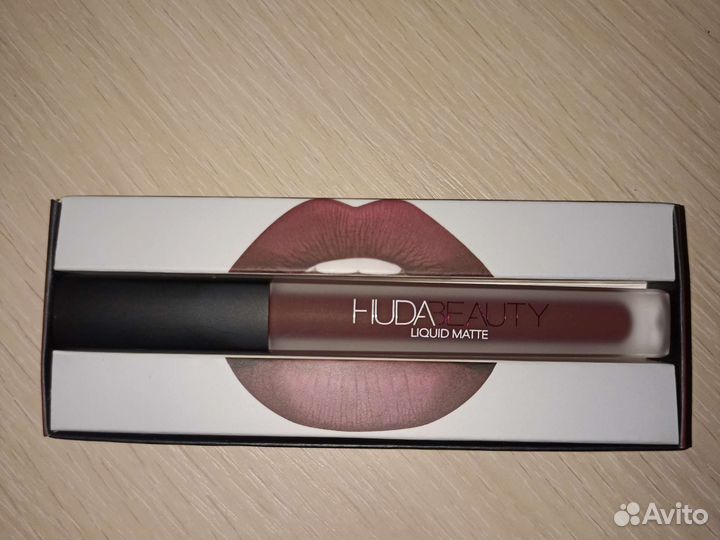 Huda beauty помада