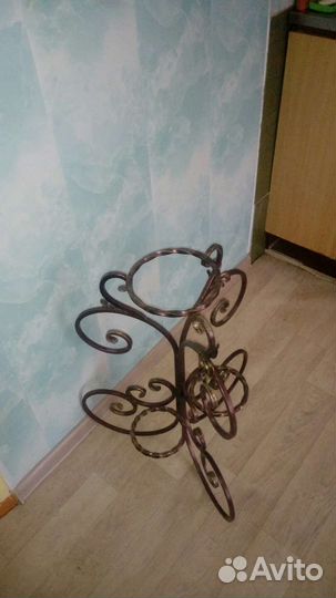 Подставка для цветов напольная металлическая