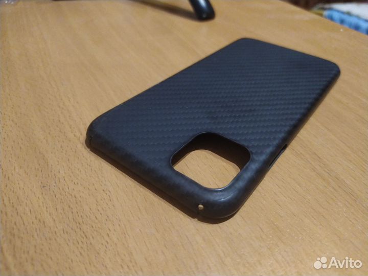 Карбоновый чехол iPhone 11