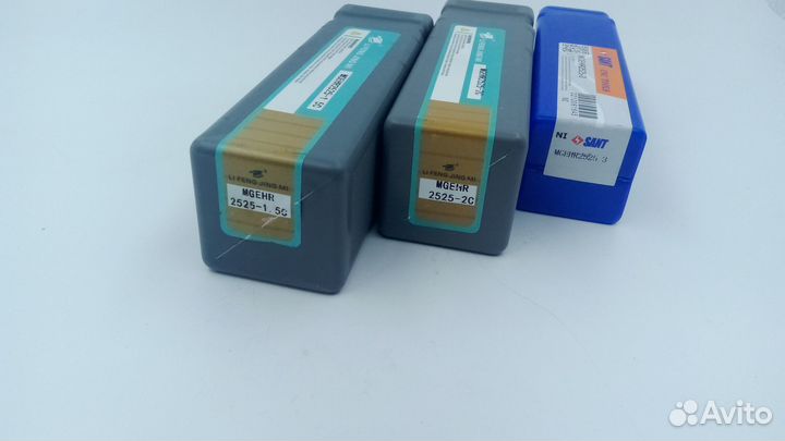 Резец отрезной 2525