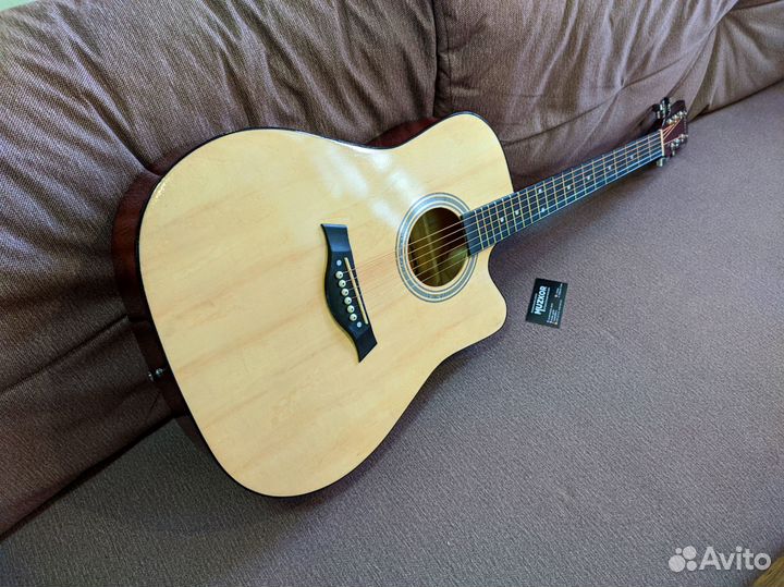 Гитара дредноут новая с чехлом