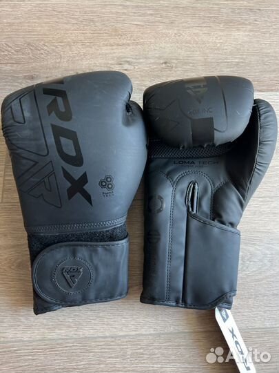 Боксерские перчатки 16 oz RDX Kara Black