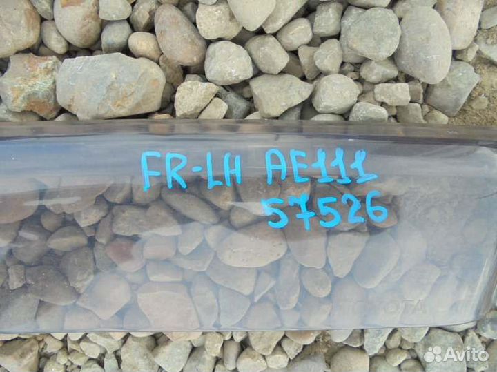 Ветровик передний левый Toyota Corolla Spacio