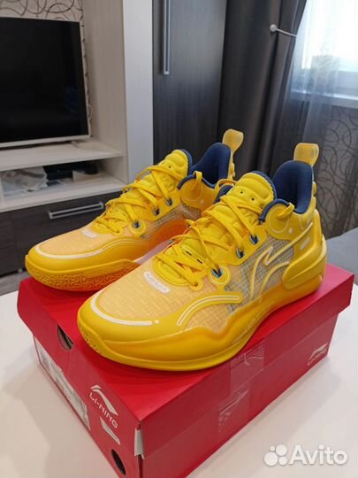 Li-Ning Yushuai 16 V2