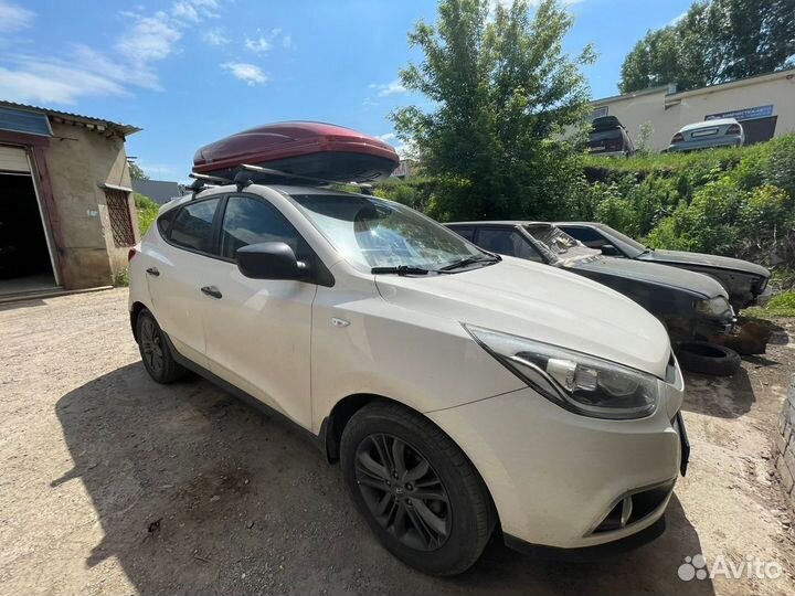 Бокс Voyage 520л красный глянец на Hyundai ix35