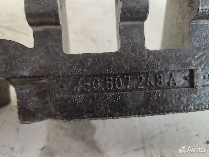 Абсорбер переднего бампера Volkswagen Touareg 3