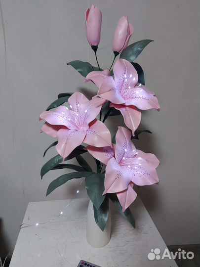 Лилия светильник