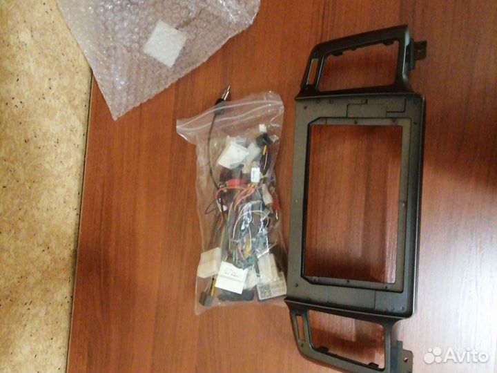 Панель магнитолы RAV4