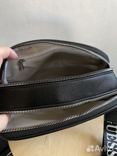 Сумочка женская через плечо новая Guess