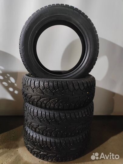 Hankook Winter I'Pike W409 215/55 R17 94T