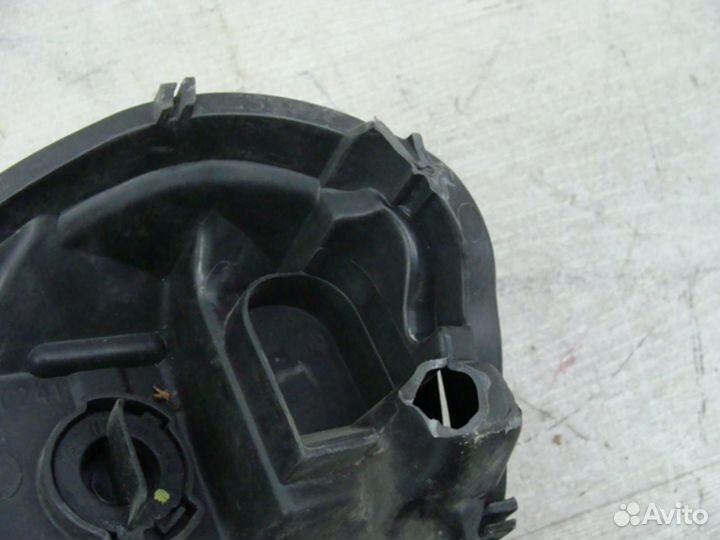 Фара правая Volvo XC60