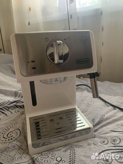 Кофеварка рожковая delonghi ECP33.21.w