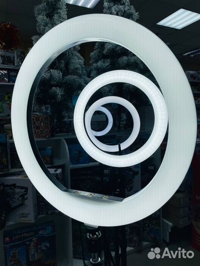 Кольцевая лампа со штативом