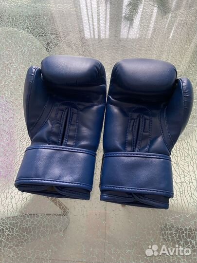 Боксерские перчатки
