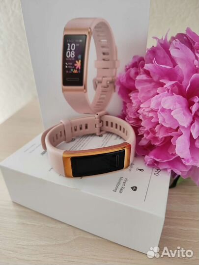 Фитнес браслет Huawei Band 4 Pro
