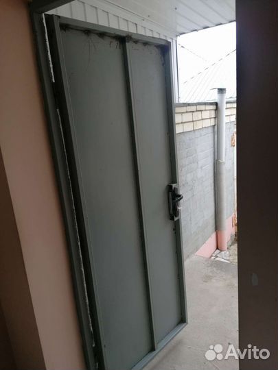 Металлические двери бу 1шт