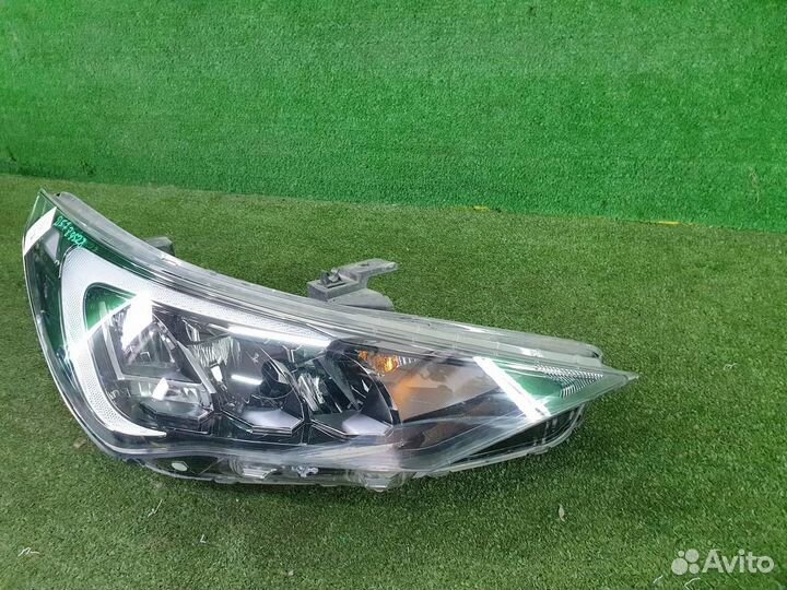 Фара правая Hyundai Solaris