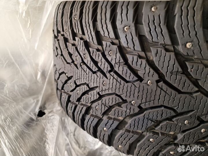 Nokian Tyres Hakkapeliitta 9 SUV 295/40 R21 111