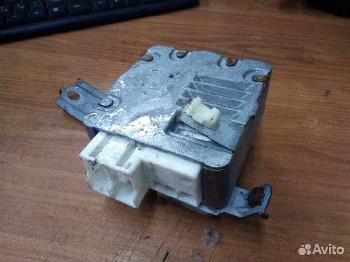 Блок управление усилителем руля Toyota Avensis 2