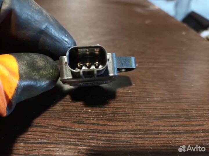 Датчик положения дроссельной заслонки honda
