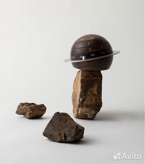 Планетарный настольный календарь