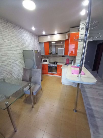 2-к. квартира, 70 м², 2/9 эт.