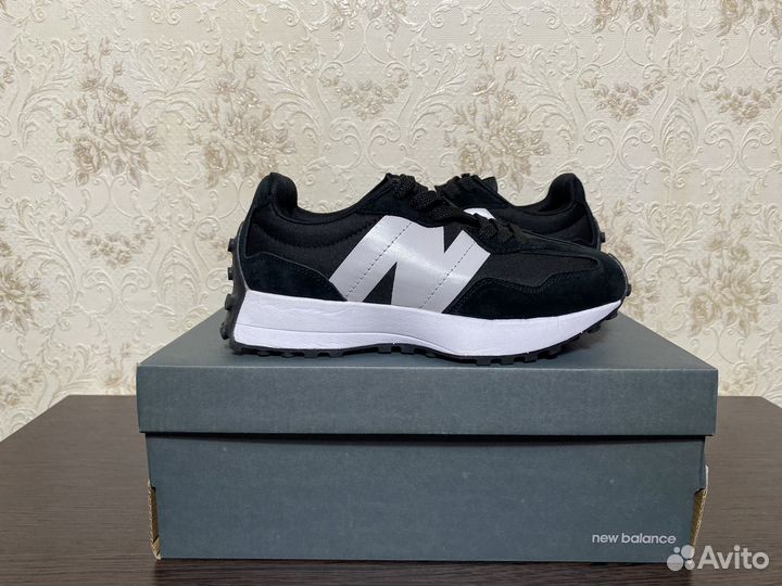 Кроссовки женские New Balance 327 черные