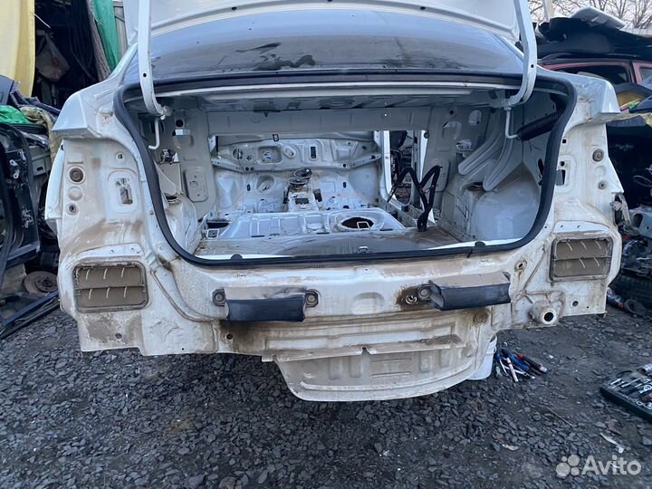 Задняя панель с ванночкой. Рено - Логан, 2