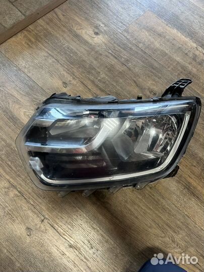 Renault duster 2 левая фара