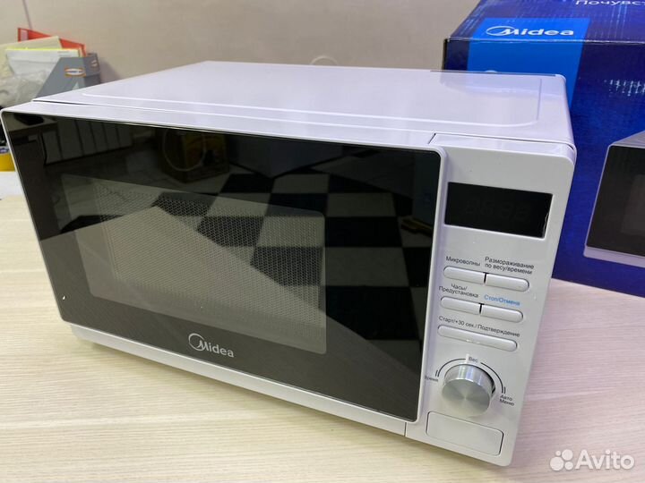 Микроволновая печь Midea AM720C4E-W