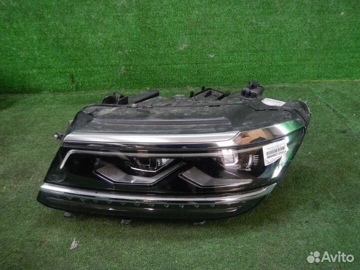 Фара левая Volkswagen Tiguan