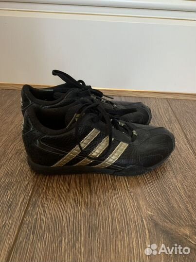 Кроссовки adidas