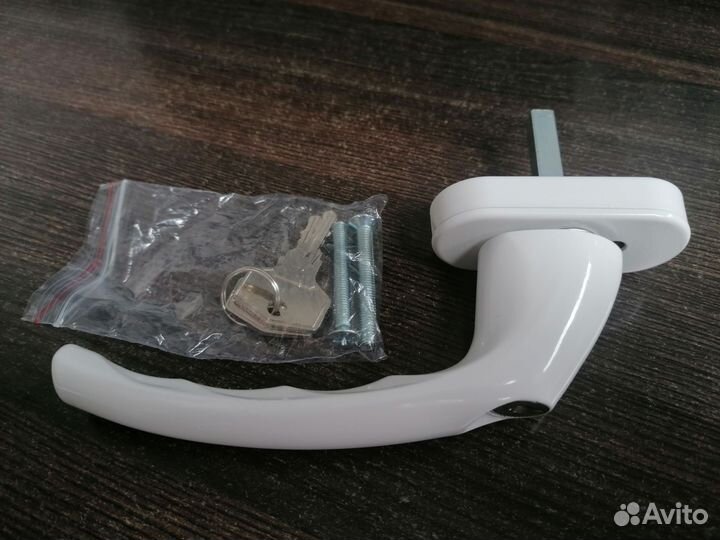 Ручки оконные с замком